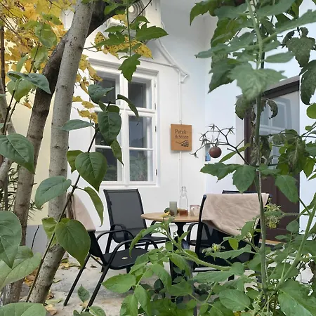 Patak & Stone Apartament *